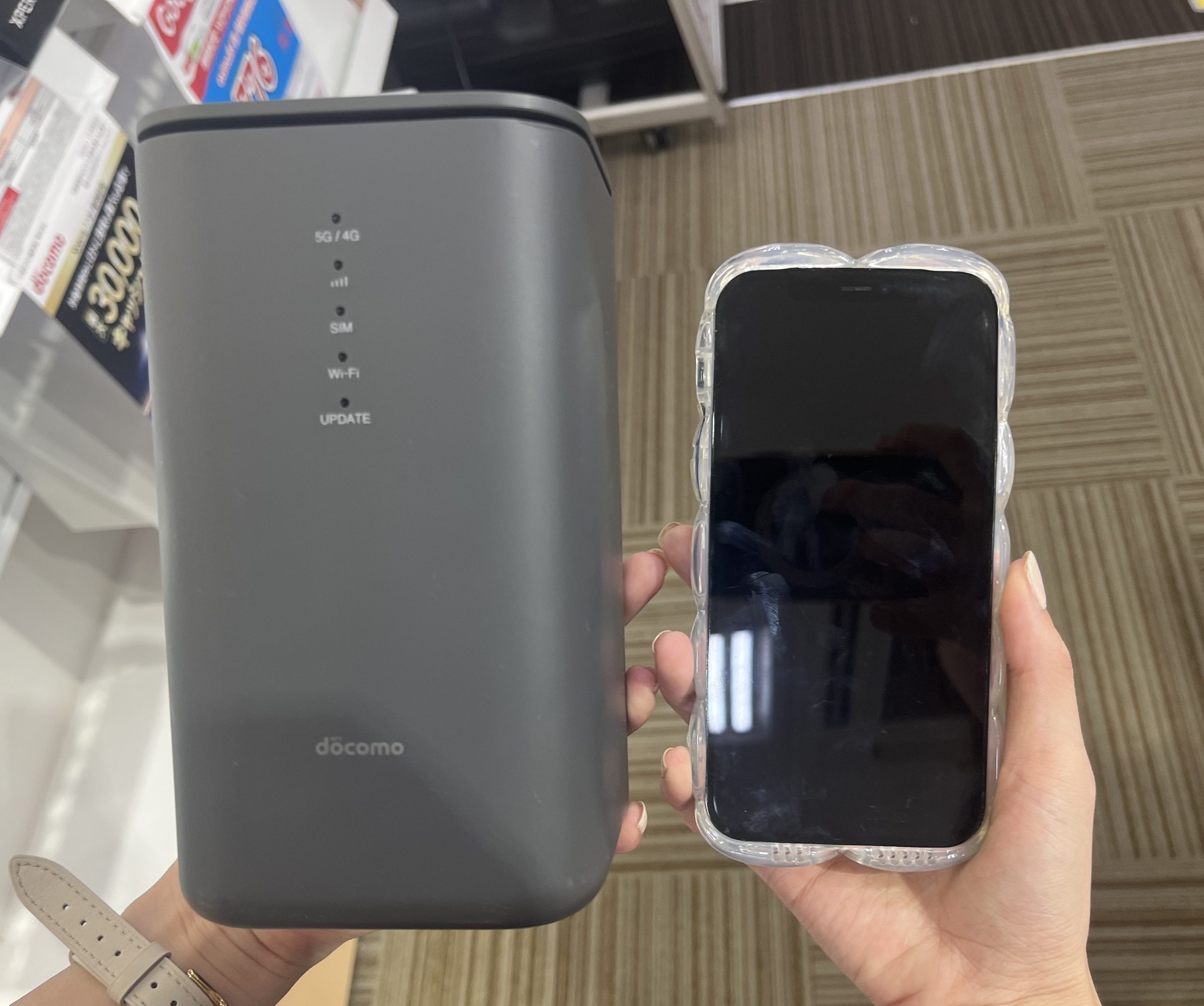 ドコモホームルーターHR02の製品画像