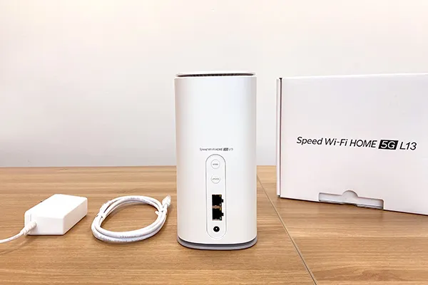 ホームルーター「Speed Wi-Fi HOME 5G L13」の端末画像